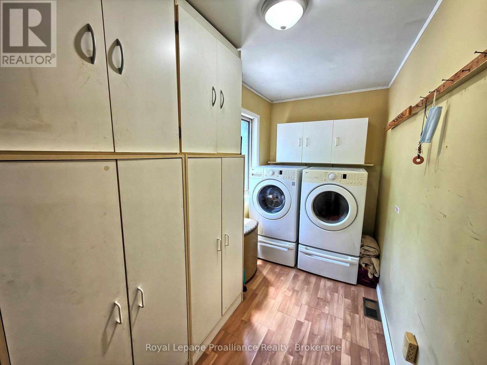 144 WELLINGTON STREET - 14