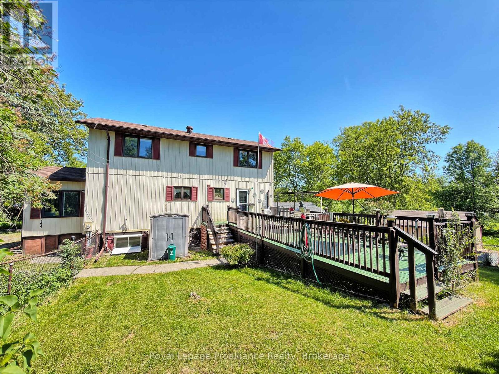 144 WELLINGTON STREET - 28