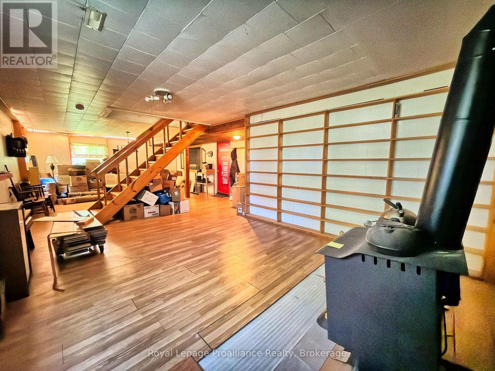 144 WELLINGTON STREET - 27