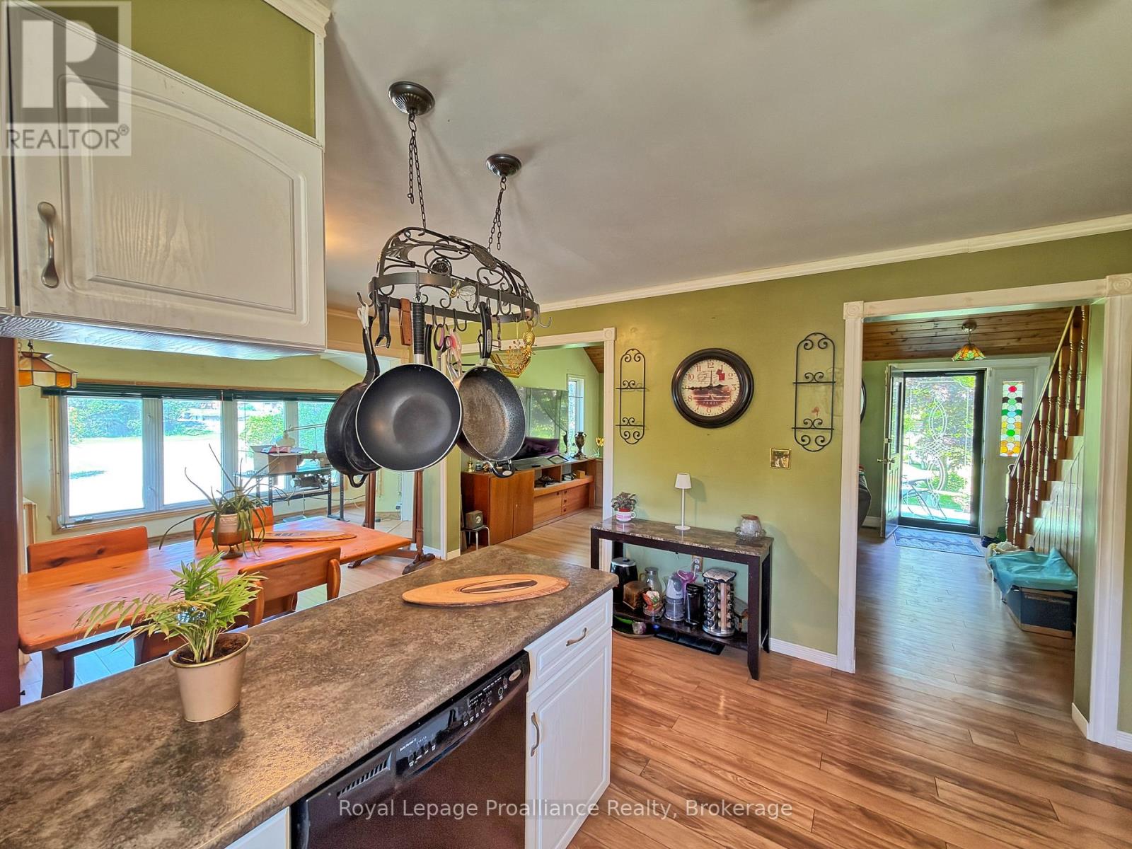 144 WELLINGTON STREET - 6