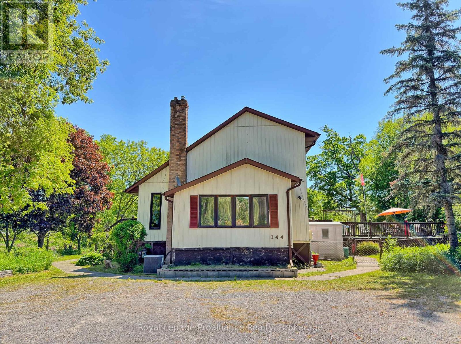 144 WELLINGTON STREET - 35