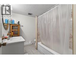 2411 Tintern Rd, Coombs, BC V0R1M0 Photo 27