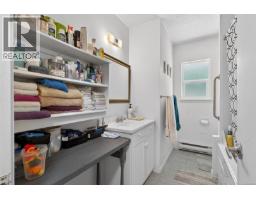 2411 Tintern Rd, Coombs, BC V0R1M0 Photo 24