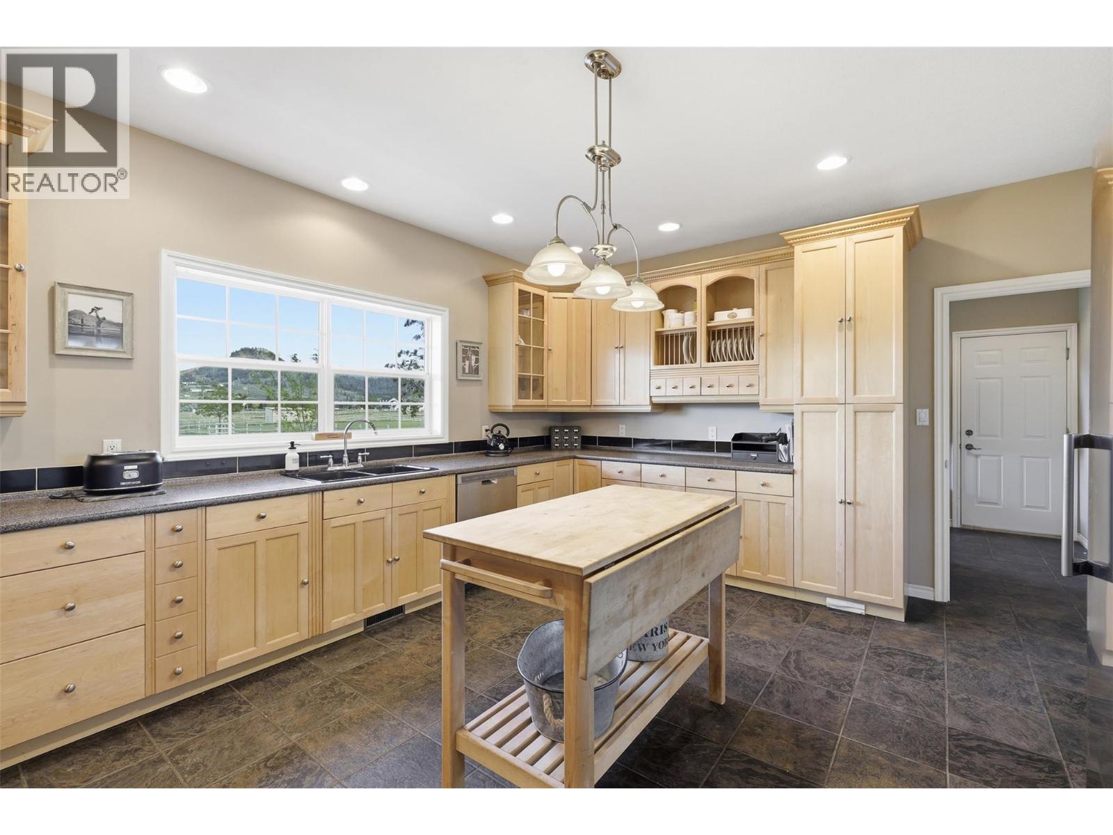 1956 Gardiner Road - 16
