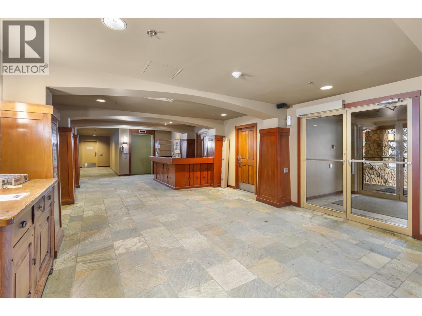 #102 3190 Creekside Way - 3