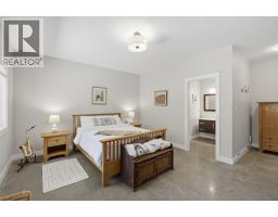 5pc Bathroom - 7384 Cahilty Crescent, Kamloops, BC V0E5N0 Photo 9