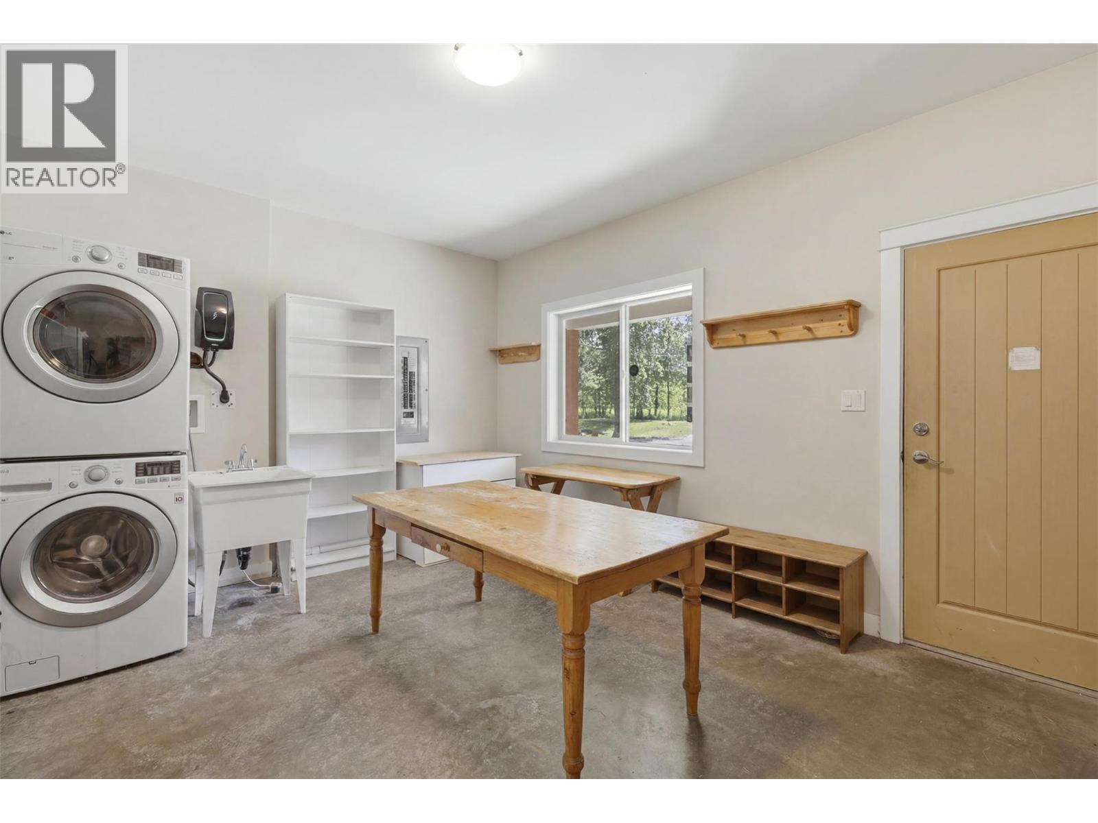 7384 Cahilty Crescent - 56