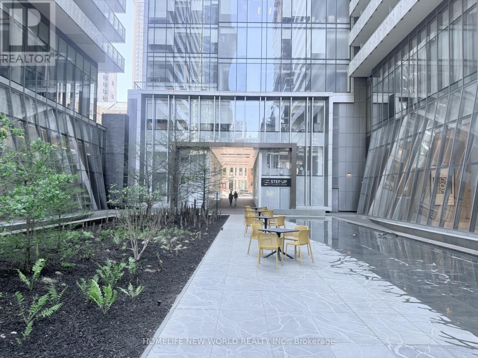 #4506 50 CHARLES STREET E - 32