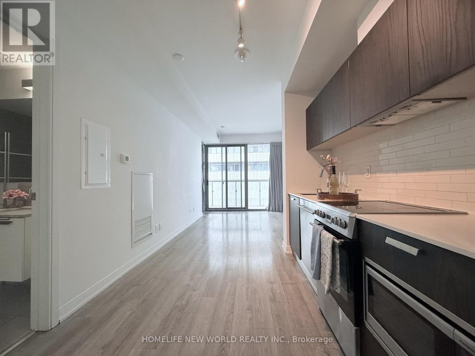#4506 50 CHARLES STREET E - 5