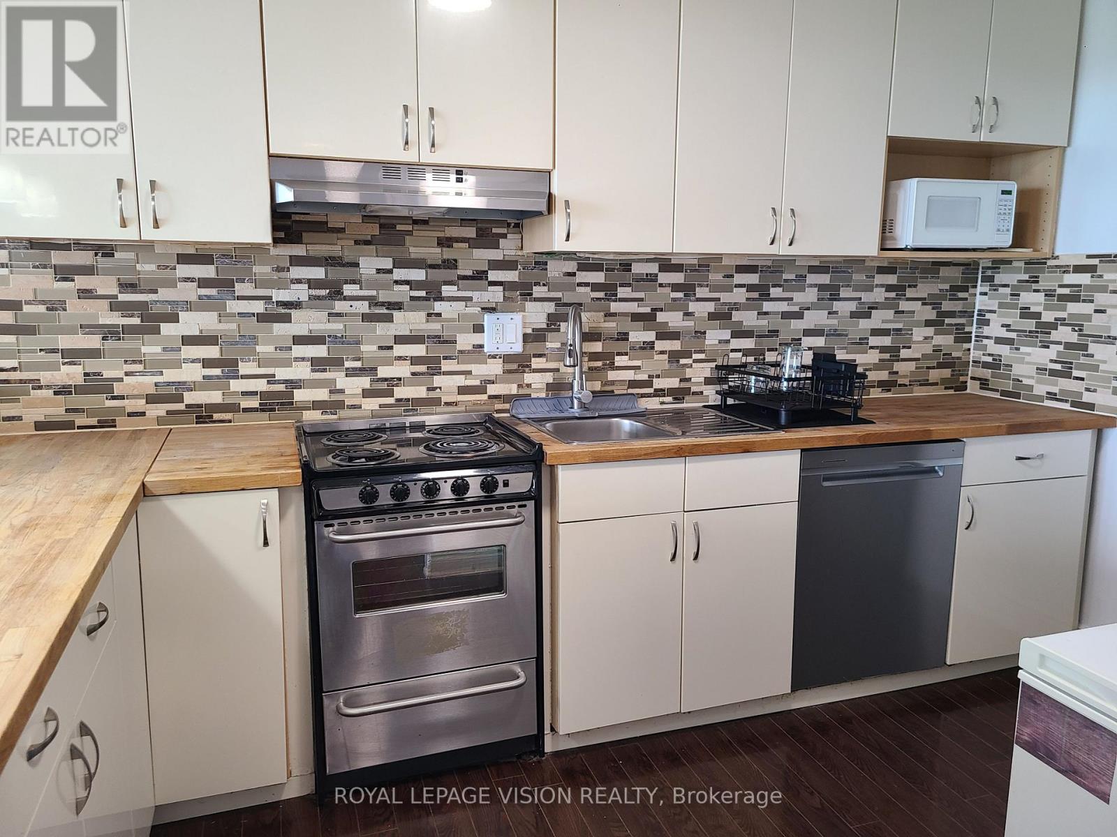 #2107 10 MARTHA EATON WAY S - 14