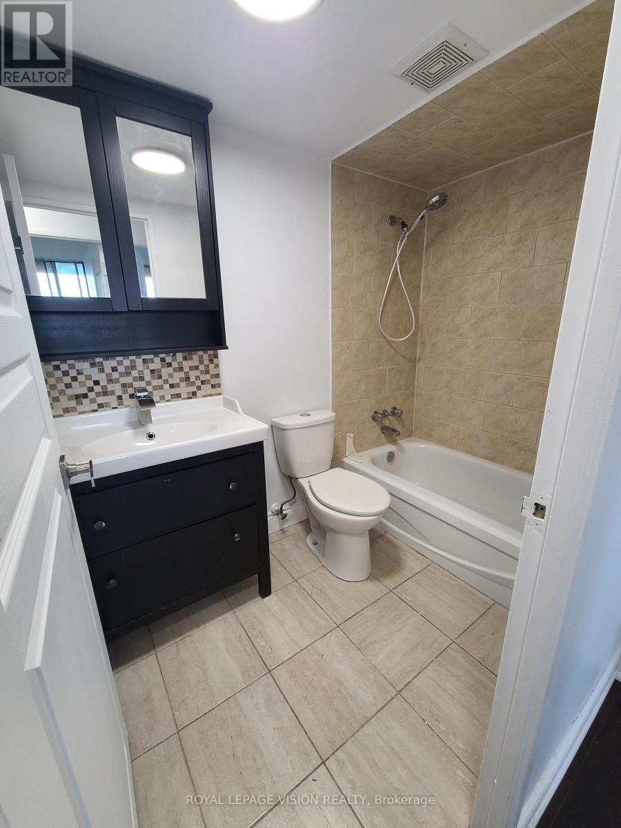#2107 10 MARTHA EATON WAY S - 22