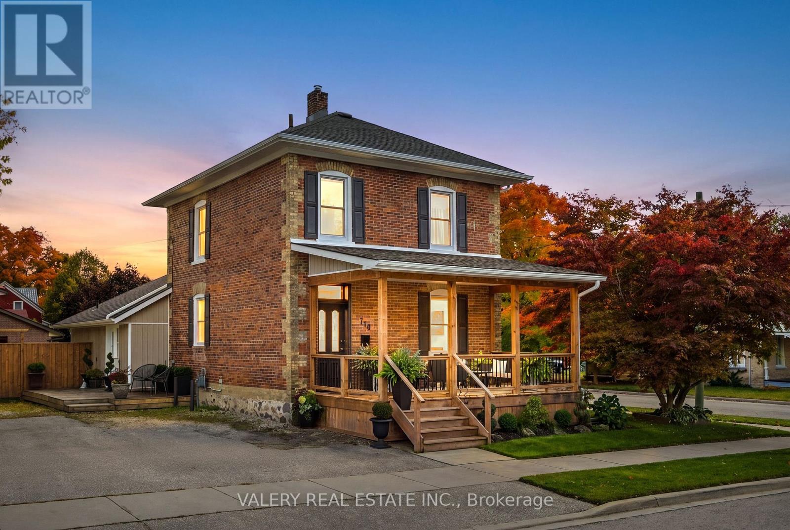 710 YORK AVENUE N - 1