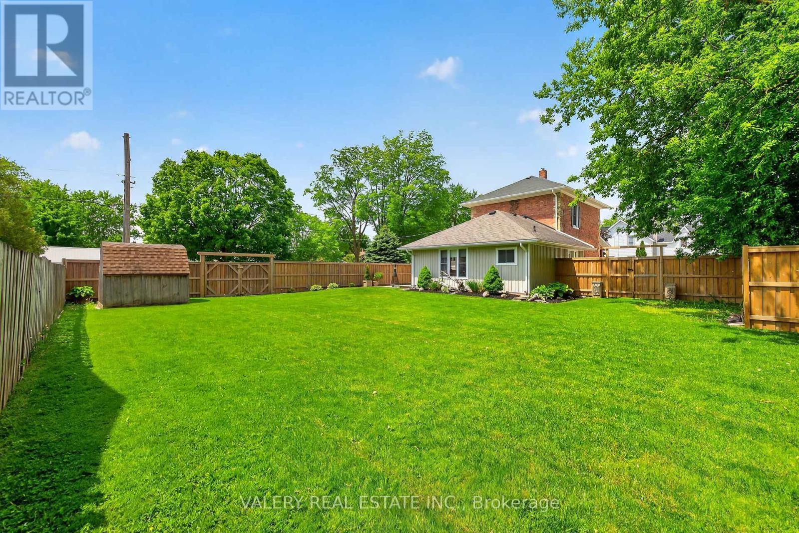 710 YORK AVENUE N - 27