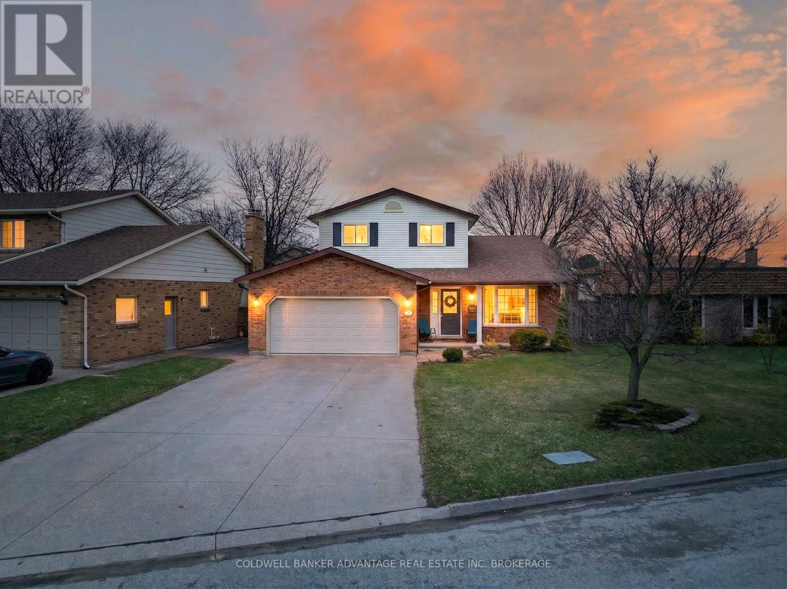 41 ADEL DRIVE E - 37