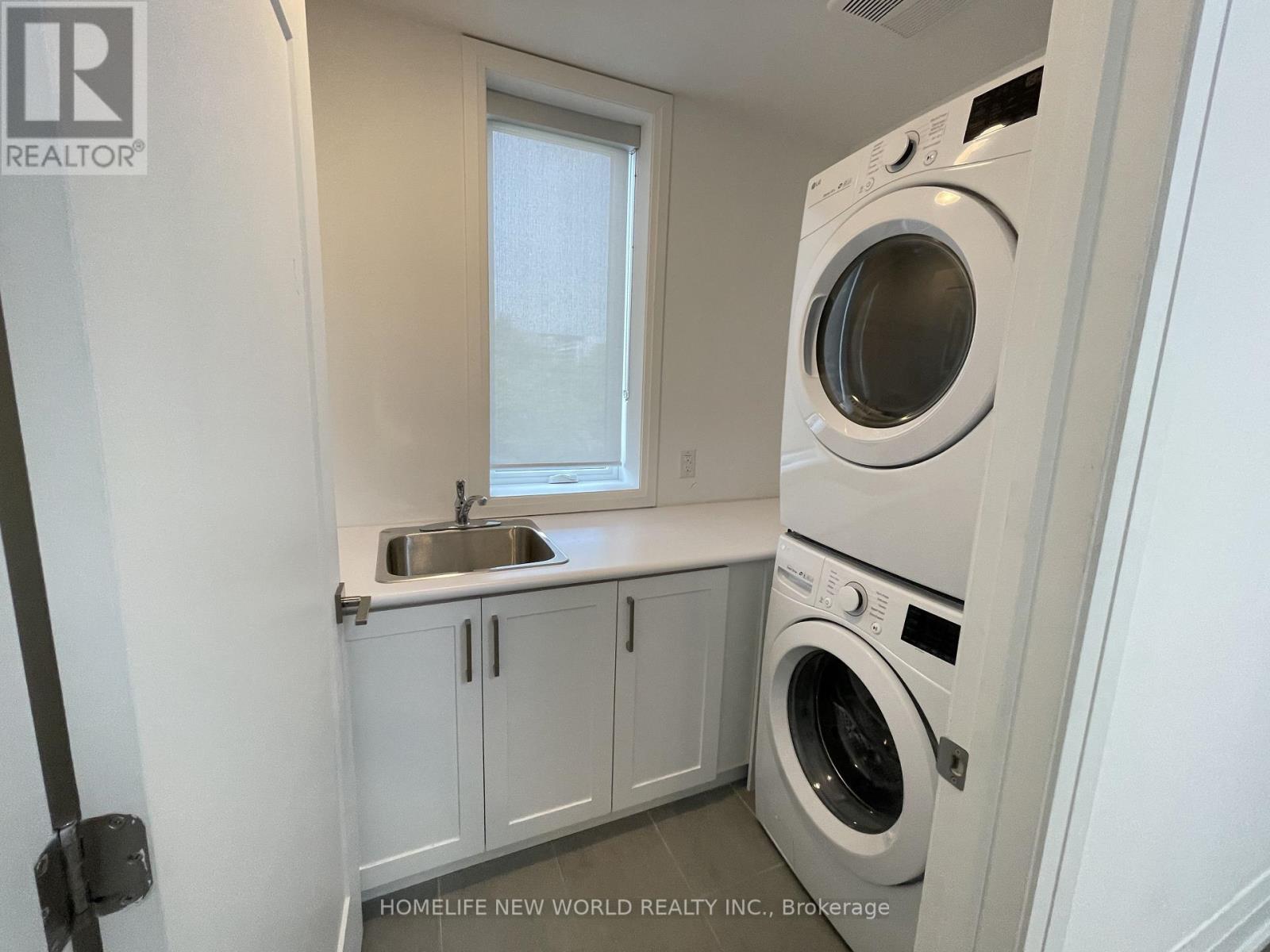 #2 25 DERVOCK CRESCENT - 27