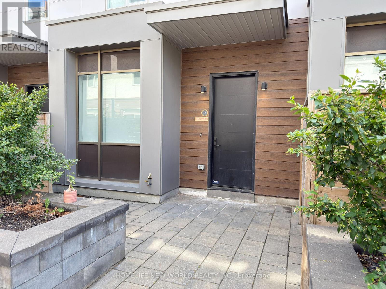#2 25 DERVOCK CRESCENT - 5