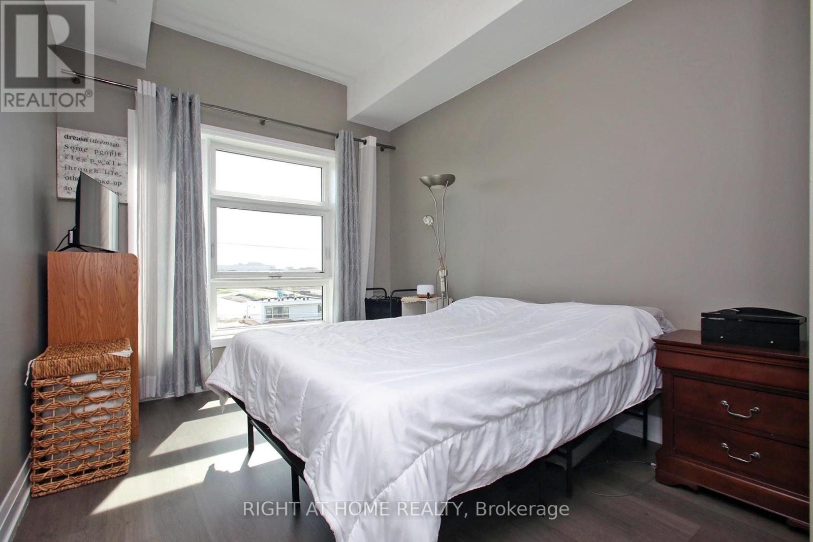 #436 555 WILLIAM GRAHAM DRIVE - 16