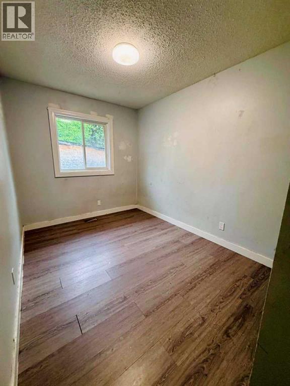 4968 Marcombe Road NE — photo 9