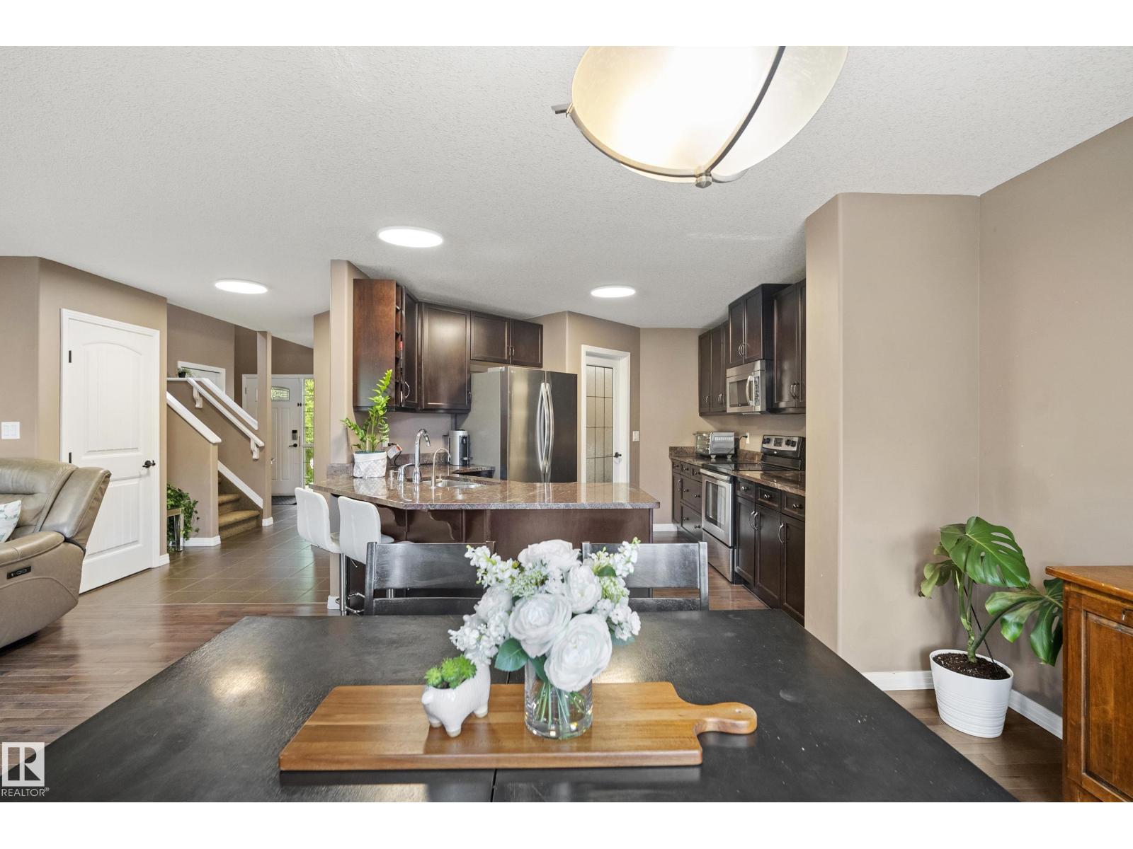 6715 19 AV SW - 10