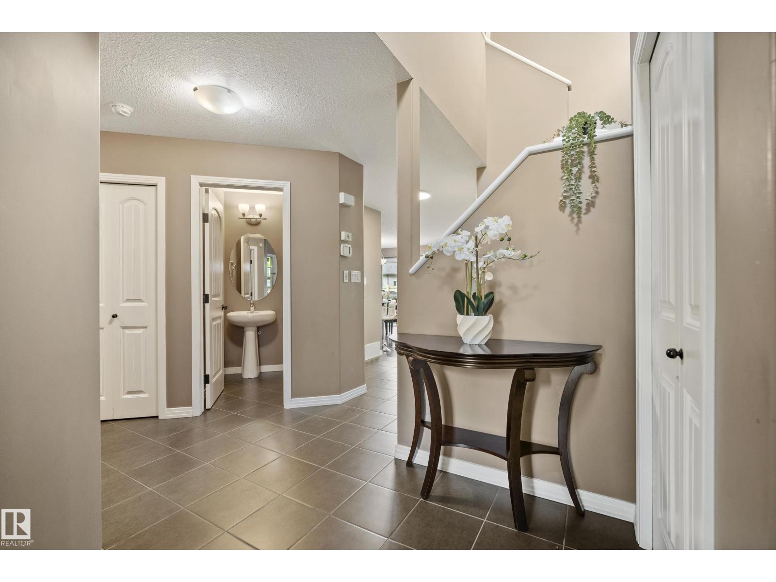6715 19 AV SW exterior