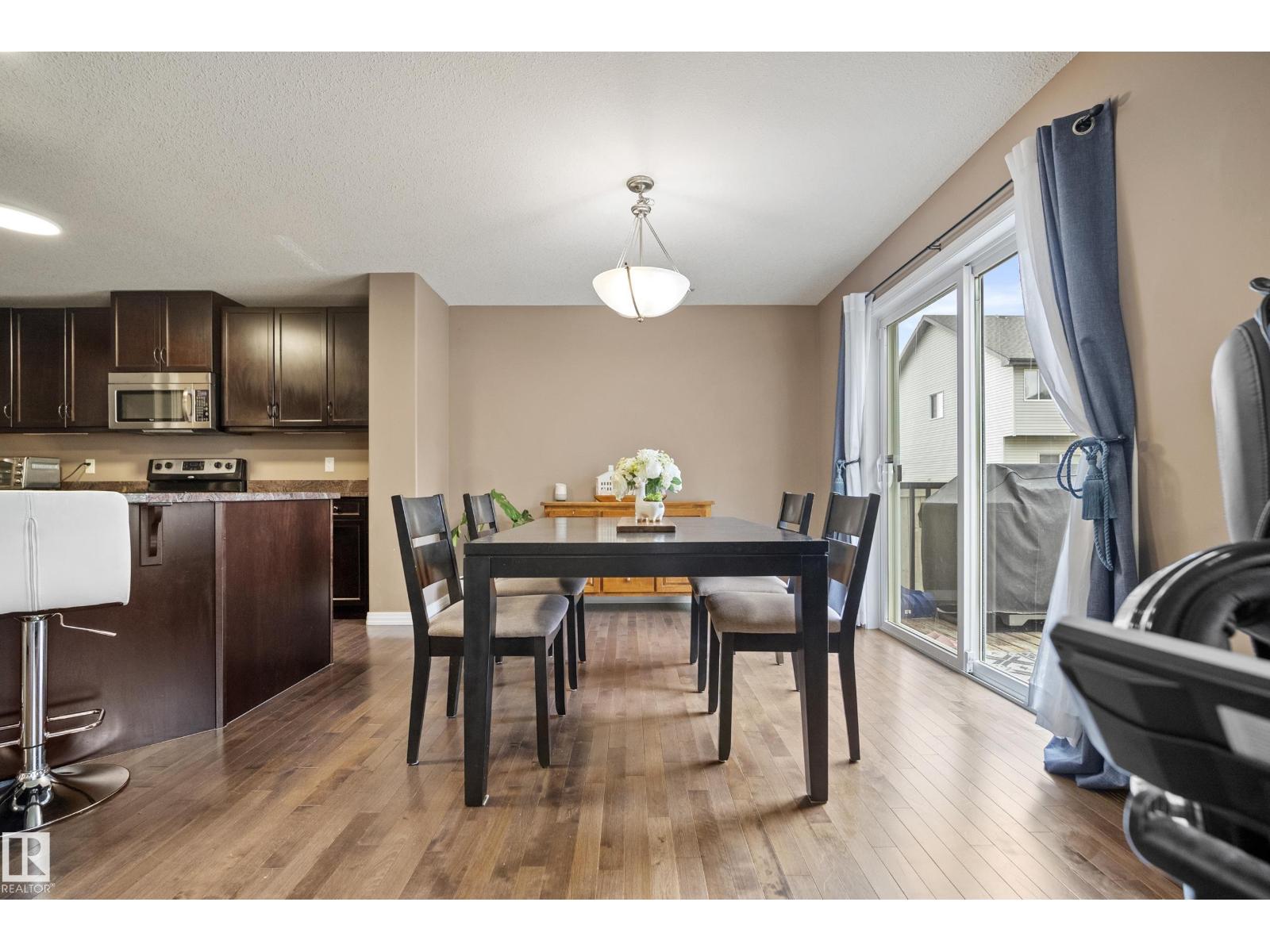 6715 19 AV SW — photo 7