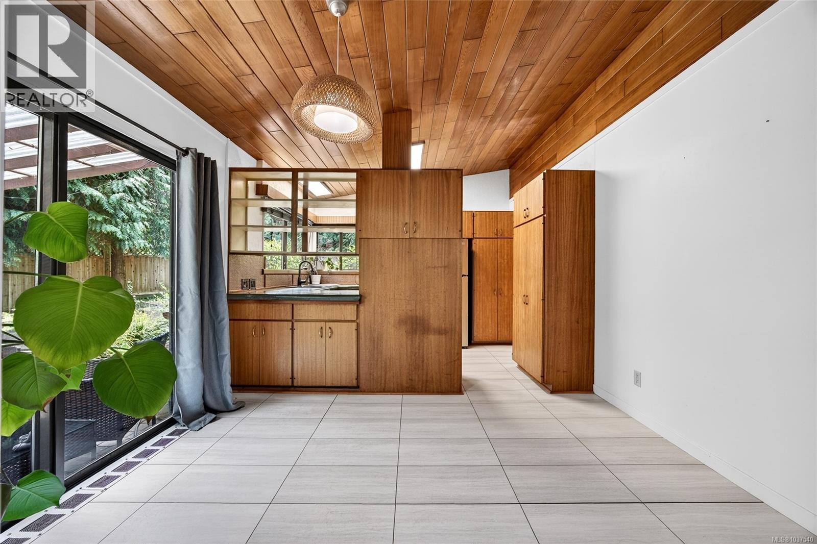 300 Walkers Hook Rd, Salt Spring