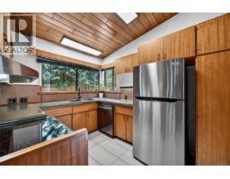 Kitchen - 300 Walkers Hook Rd, Salt Spring, BC V8K1N7 Photo 10