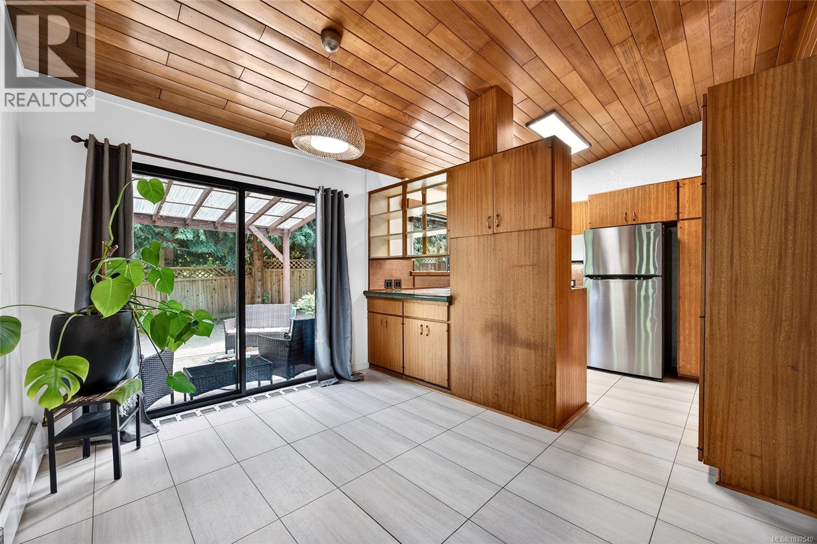 300 Walkers Hook Rd, Salt Spring