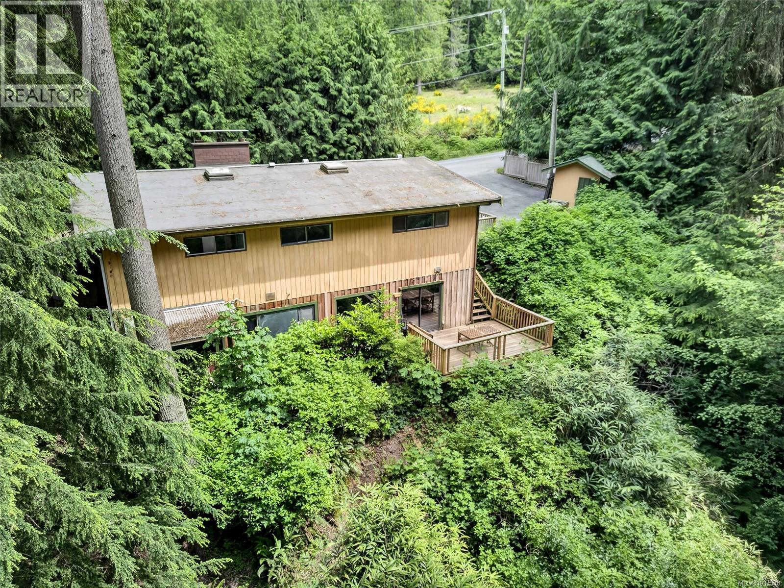 300 Walkers Hook Rd, Salt Spring