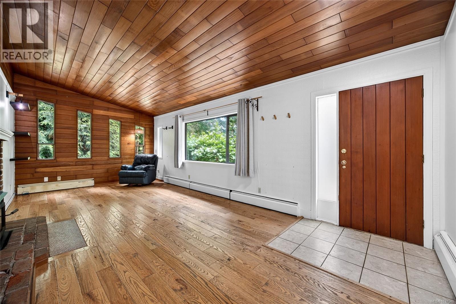 300 Walkers Hook Rd, Salt Spring