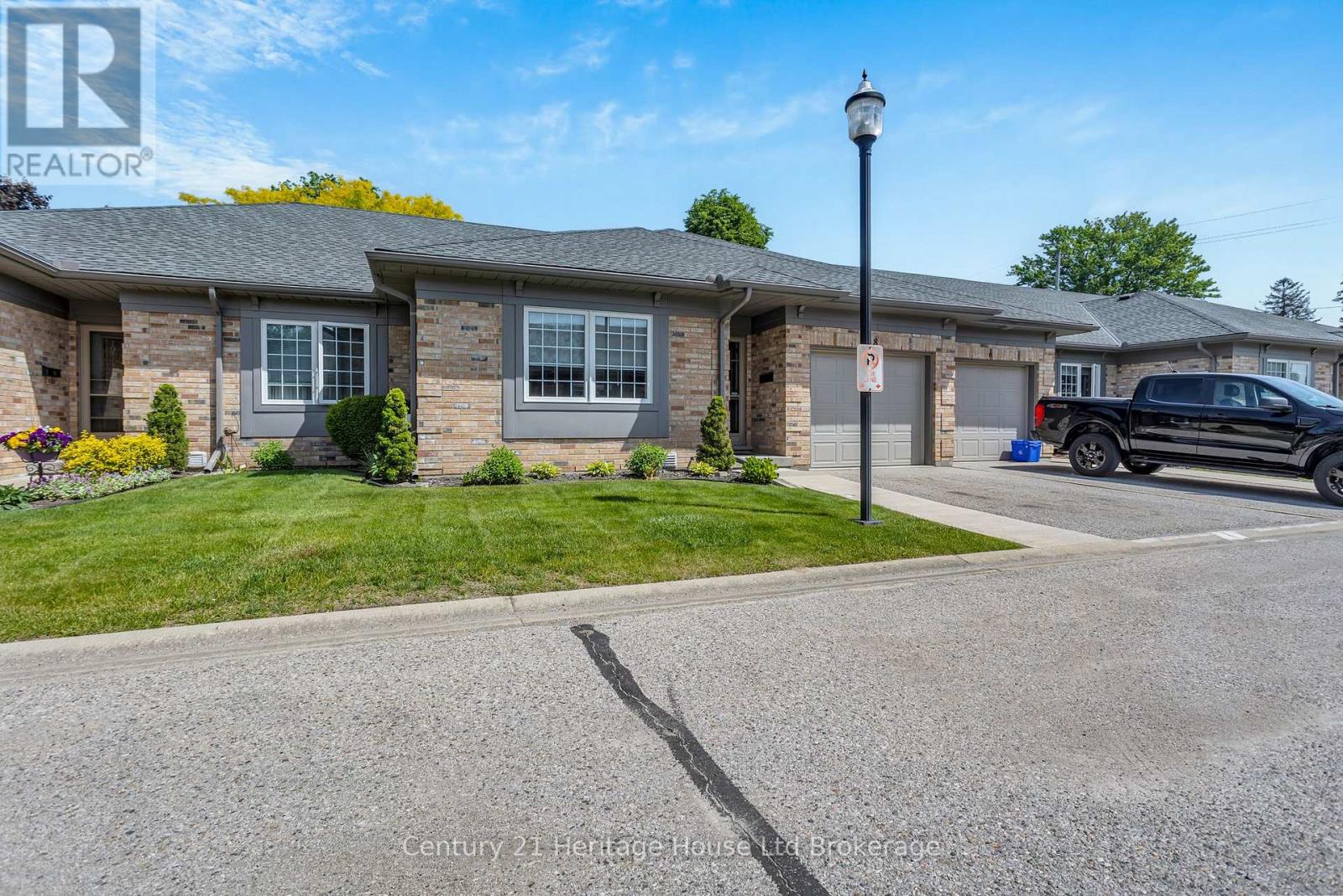 2-bedroom home for sale at 8 - 105 KING STREET, Tillsonburg ON · photo 3 of 41