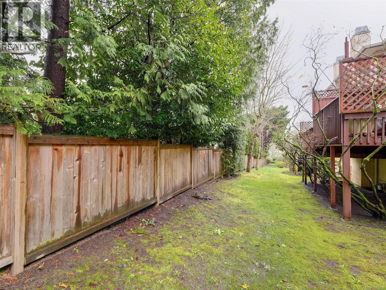 #19 4560 West Saanich Rd - 25