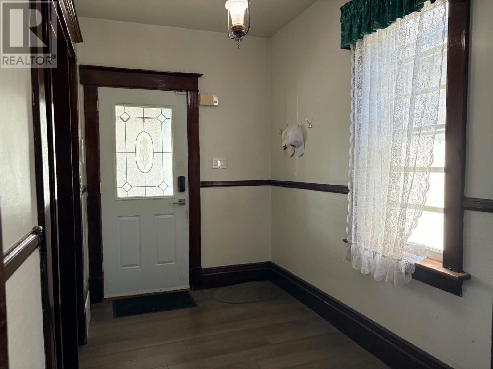 310 Brodie ST N - 2
