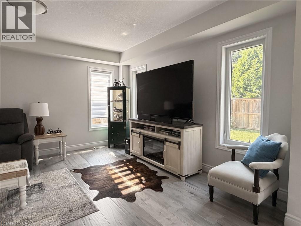 4-bedroom home for sale at 269 WOODWAY Trail, Simcoe ON · photo 9 of 50