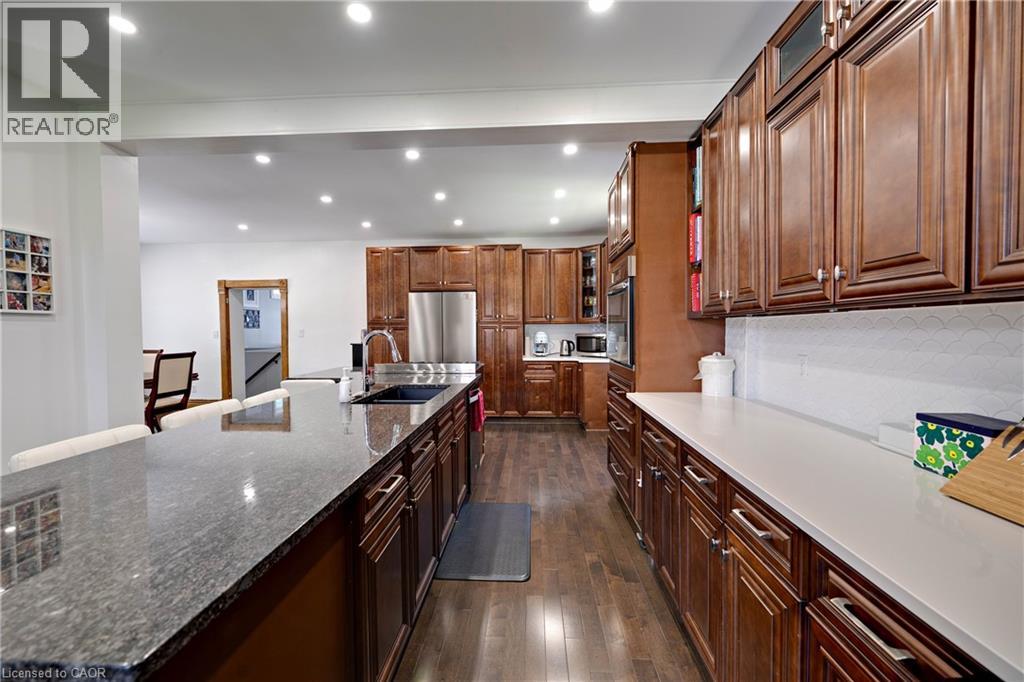 9 PARK Avenue W - 10