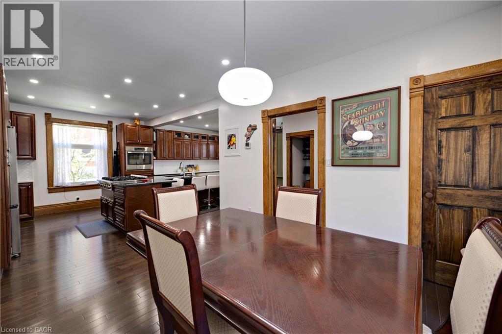 9 PARK Avenue W - 15