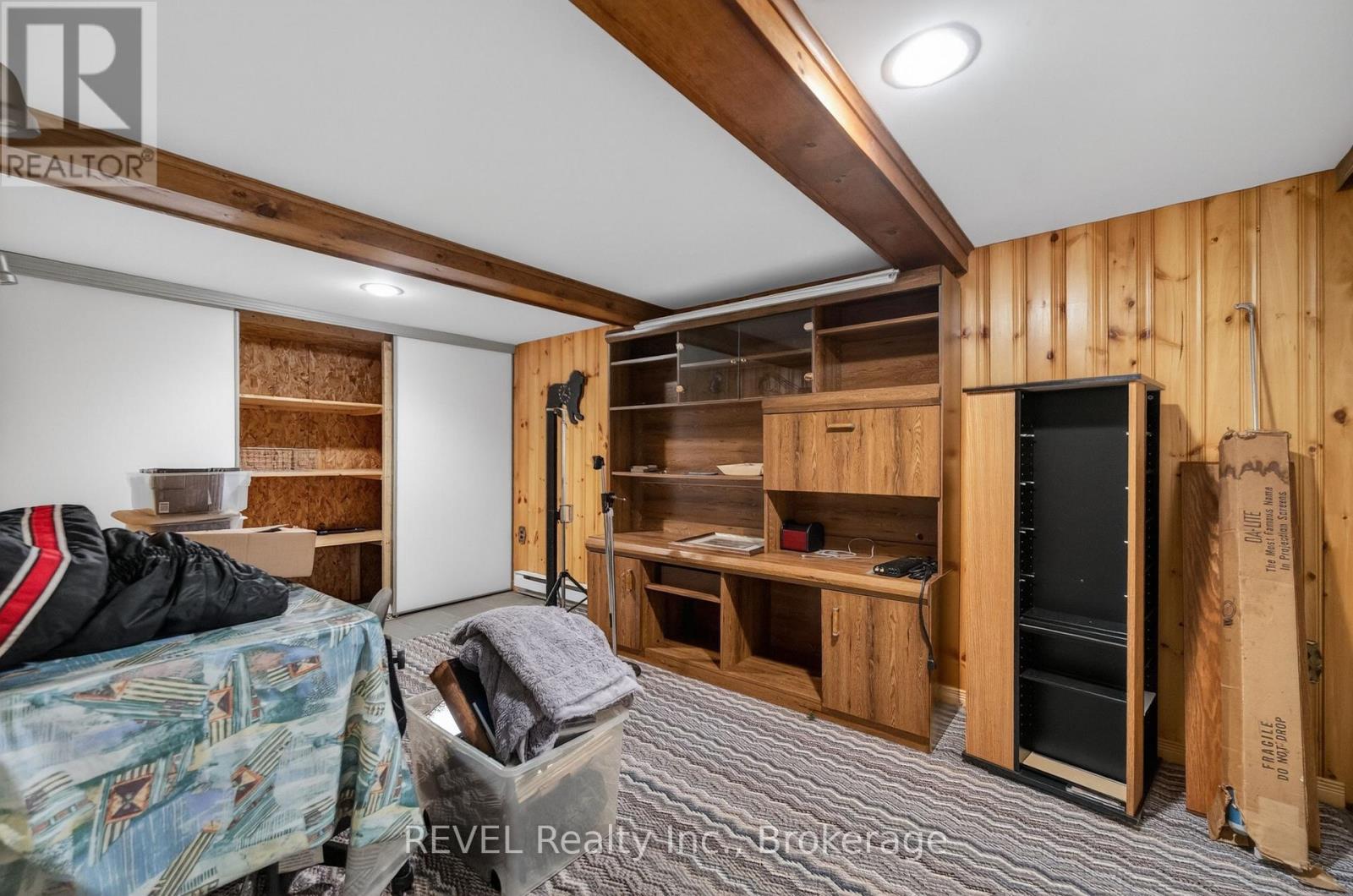 2010 HANSLER STREET - 33