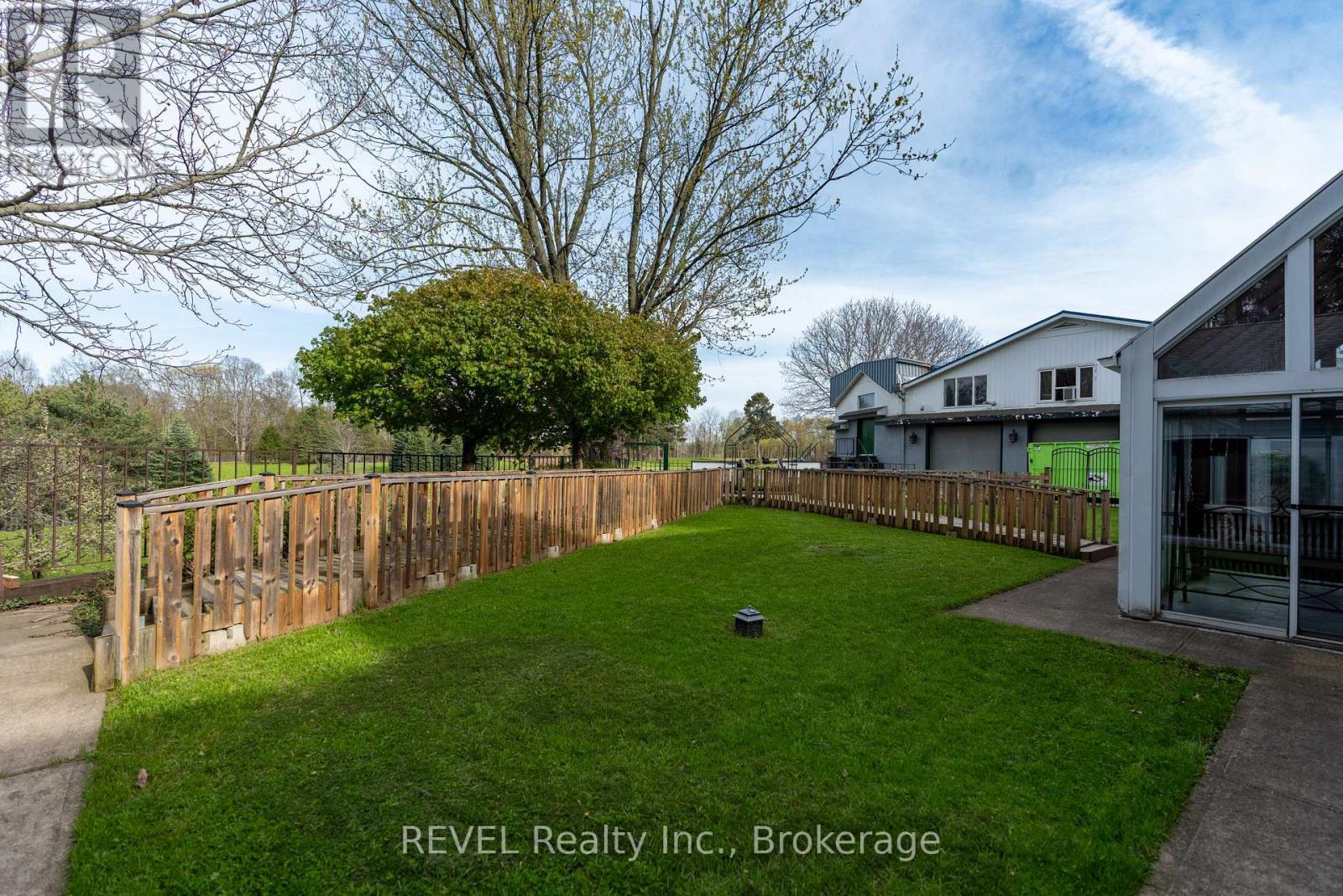2010 HANSLER STREET - 36