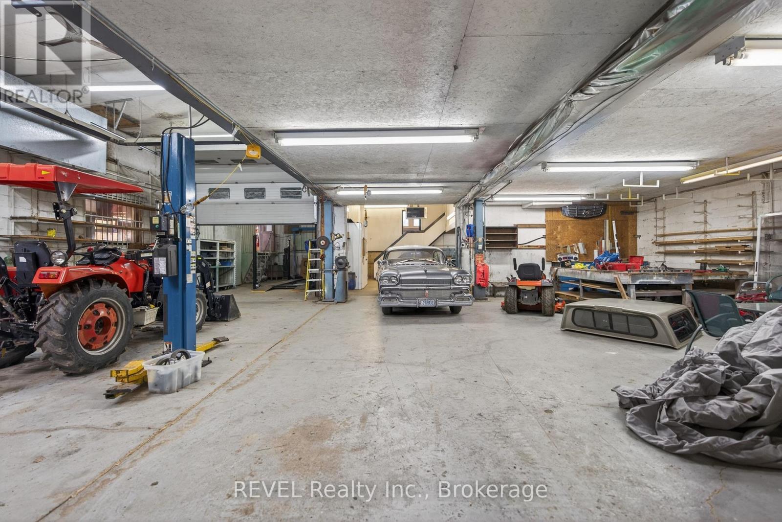2010 HANSLER STREET - 40
