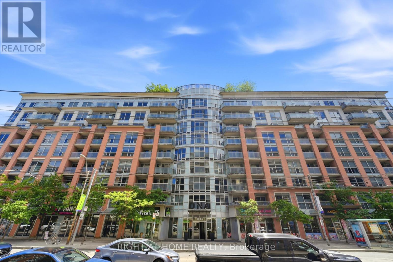 Listing photo of 209 - 1005 KING STREET W