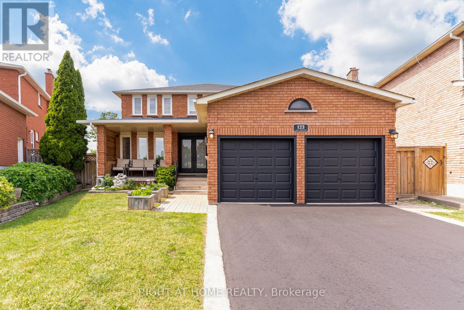 Listing photo of 123 LAMP CRESCENT