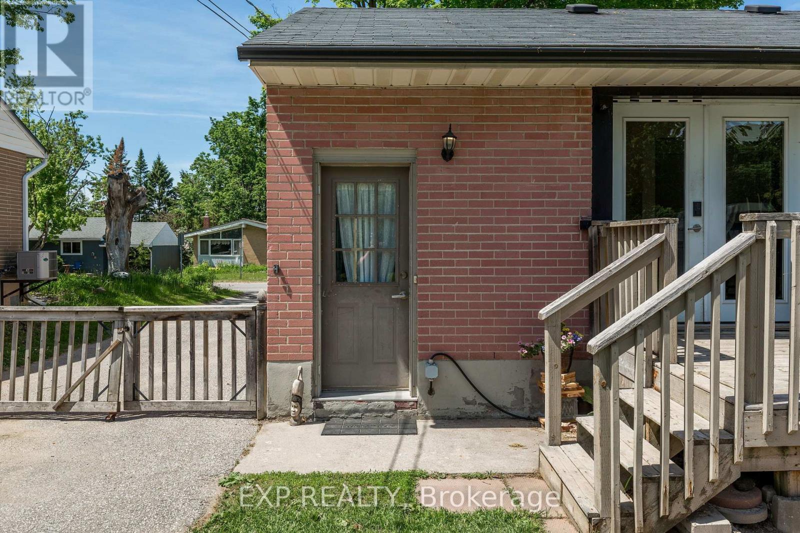 93 NORTH STREET W - 25
