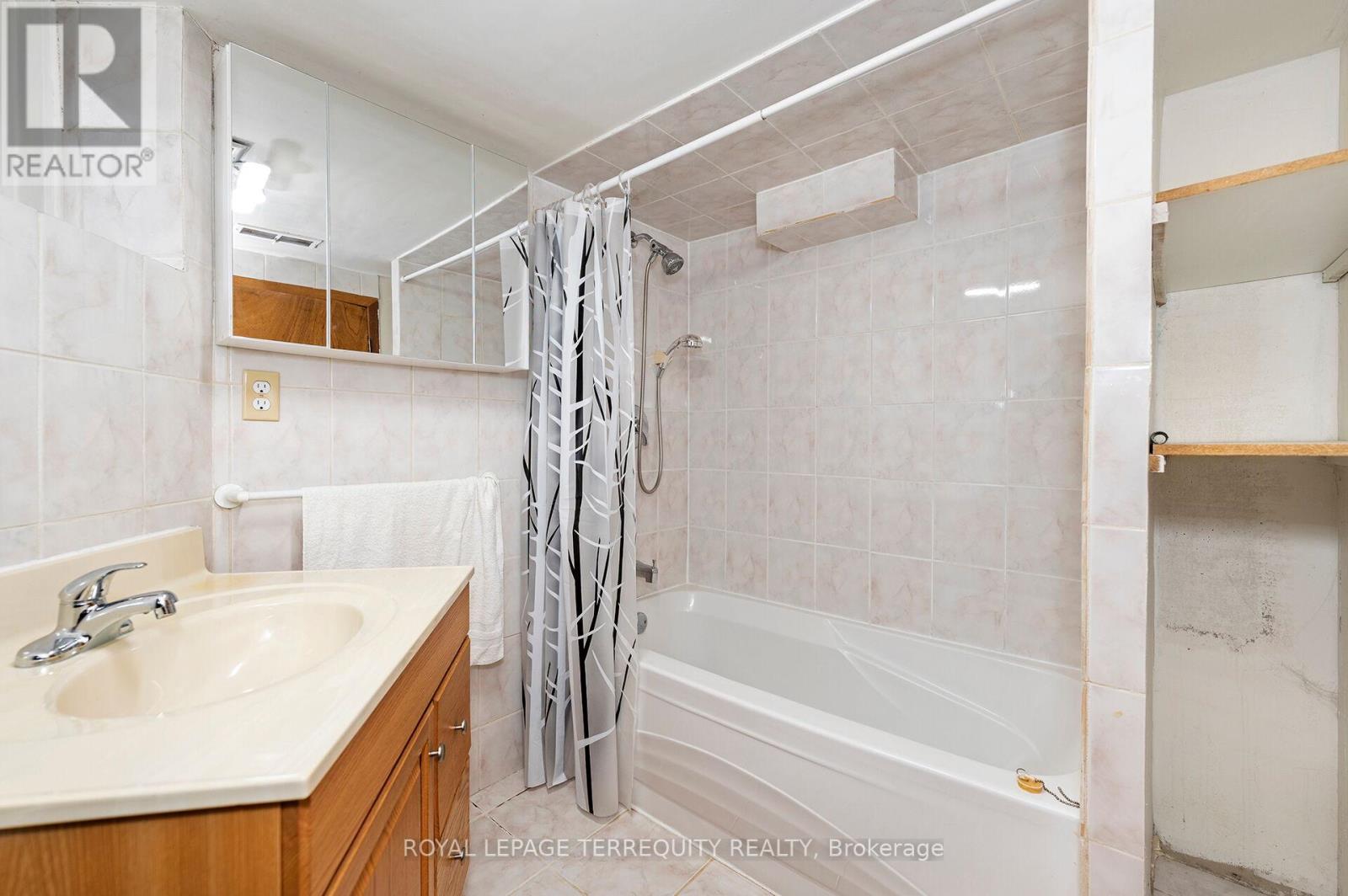 54 ST CLAIR GARDENS - 32
