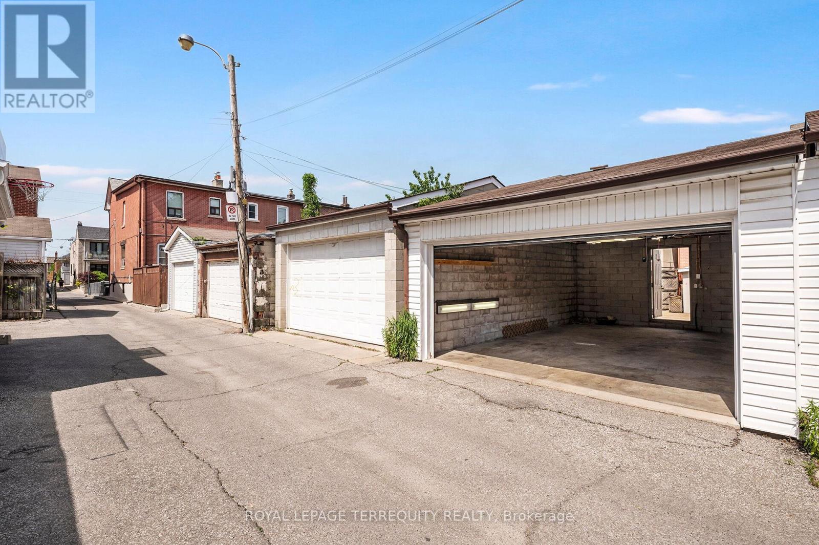 54 ST CLAIR GARDENS - 41