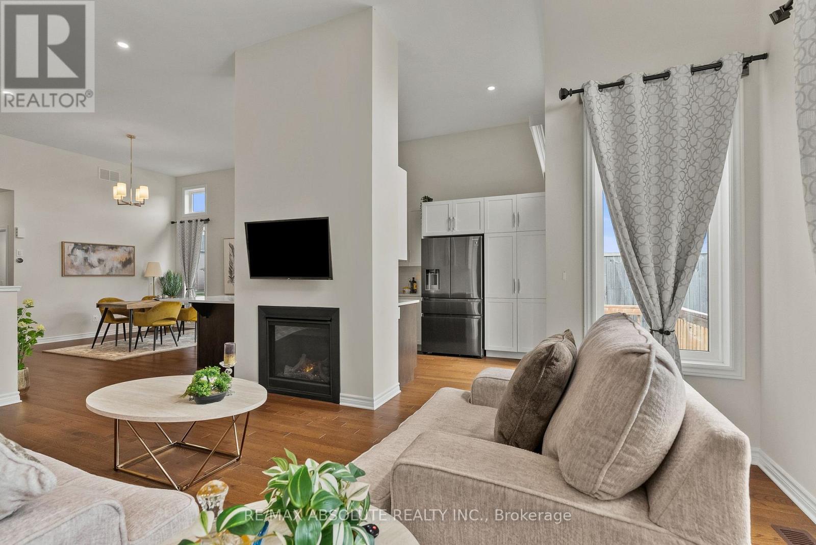 3 Bed, 3 Bath House for Sale in Ottawa – 231 SHINNY AVENUE, Ottawa – MLS# X13412980 - Image 32