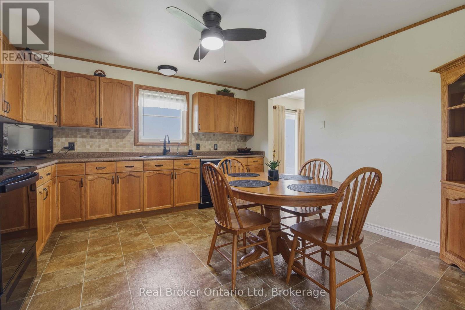 122318 GREY RD 5 - 15