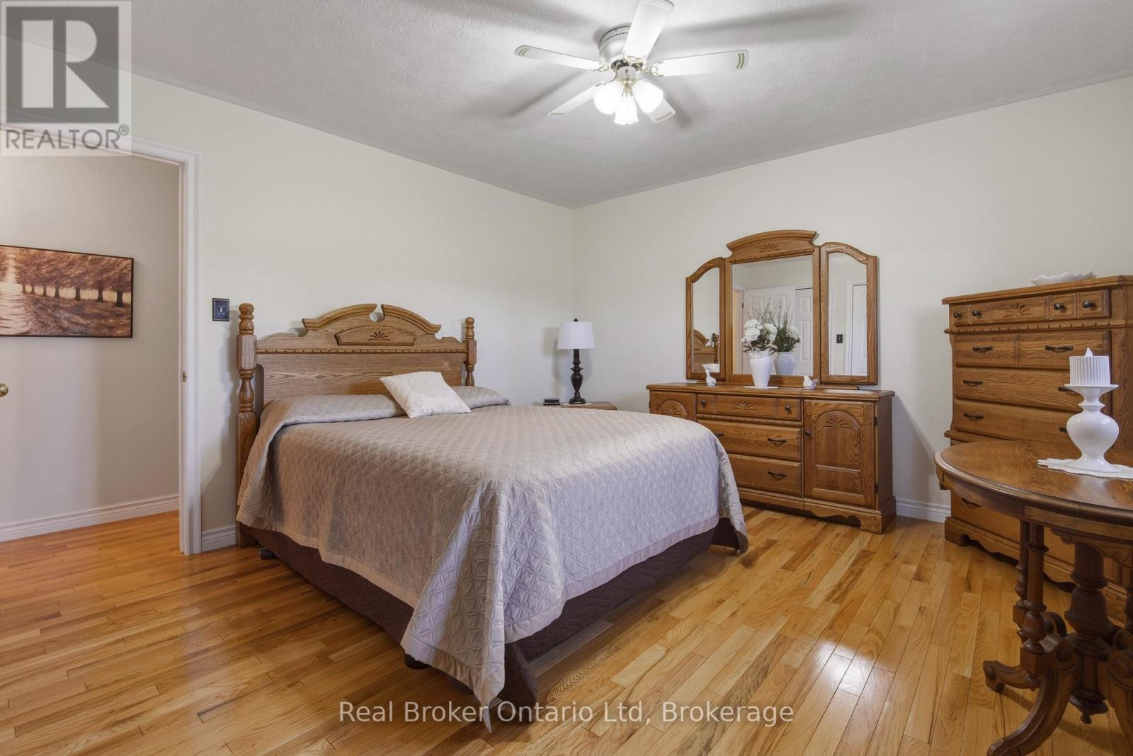 122318 GREY RD 5 - 18