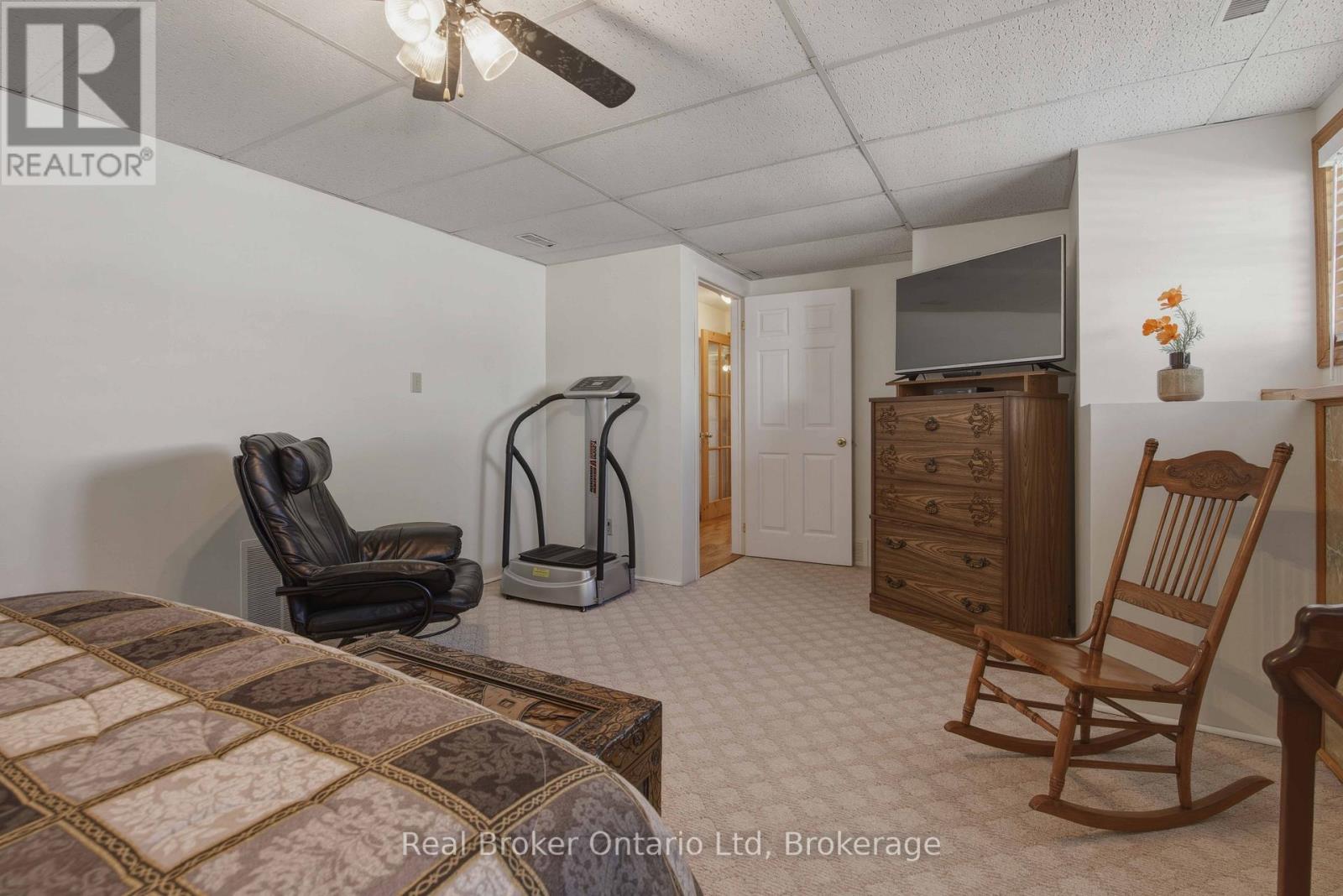 122318 GREY RD 5 - 32