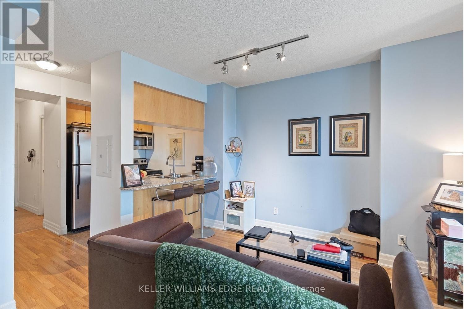 #1408 8 SCOLLARD STREET - 10
