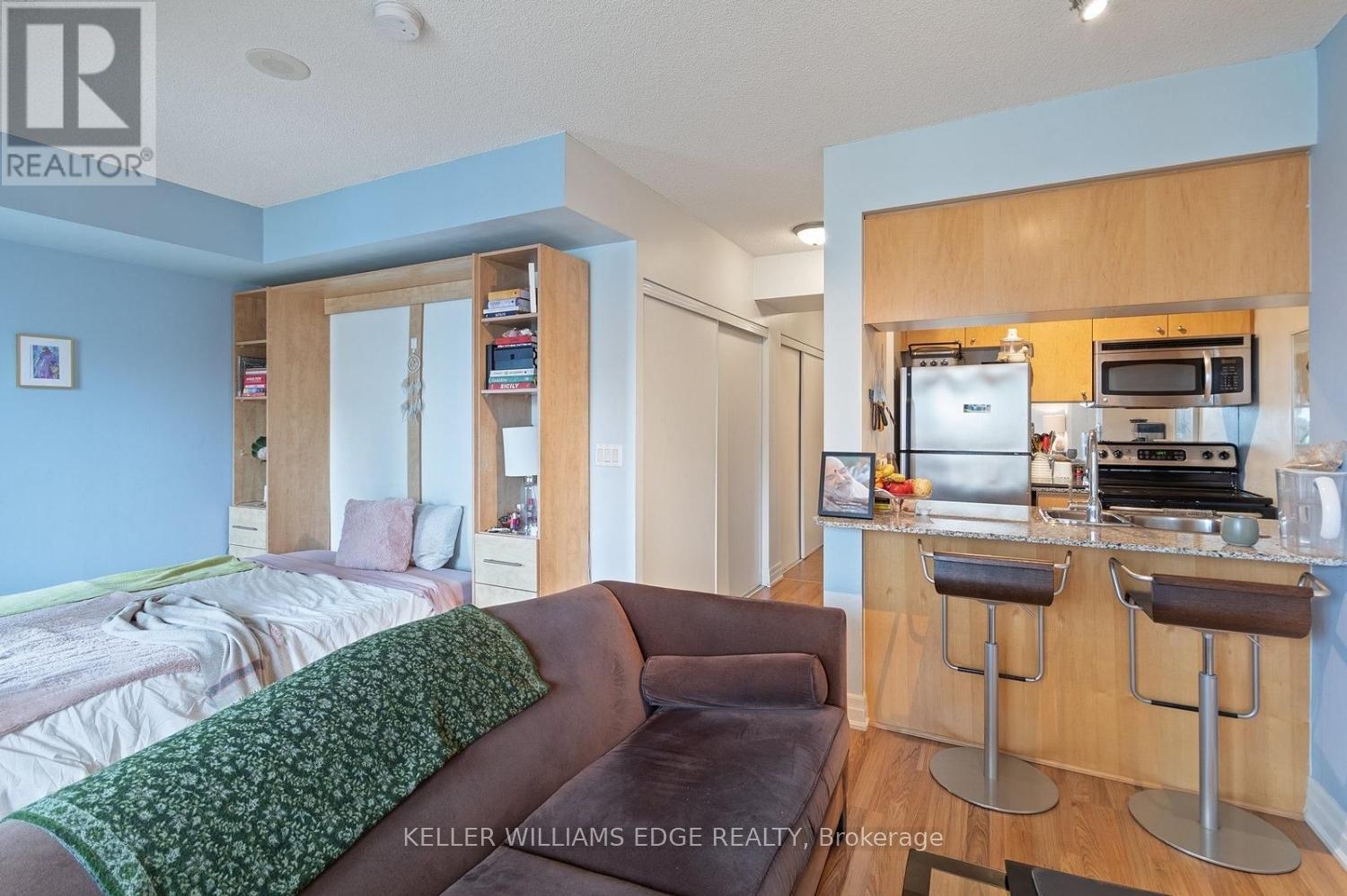 #1408 8 SCOLLARD STREET - 11